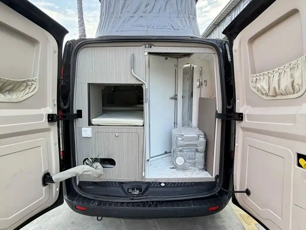 Ford Transit — миниатюра 5