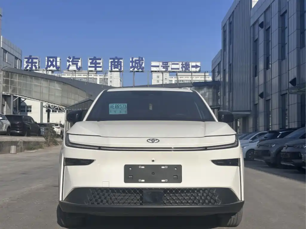 Toyota bZ3X — миниатюра 2
