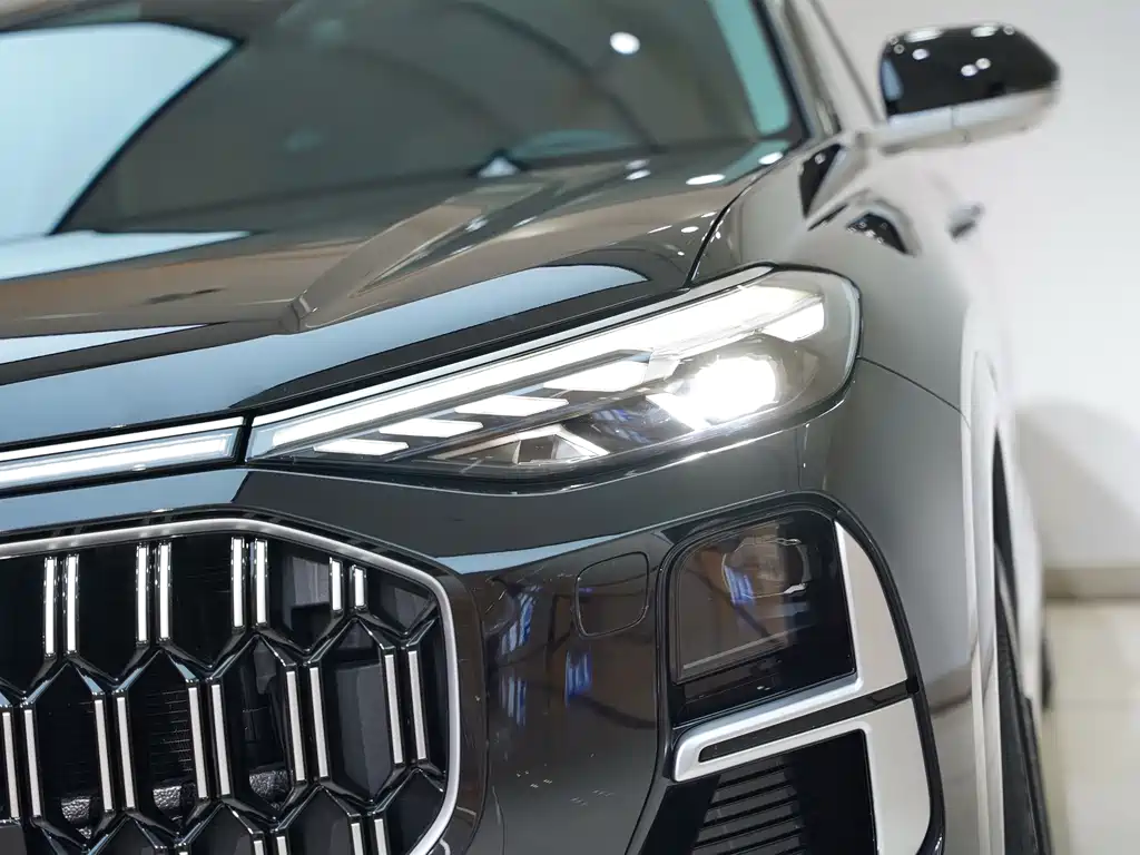 Audi Q6 2024 45 TFSI quattro 6 мест