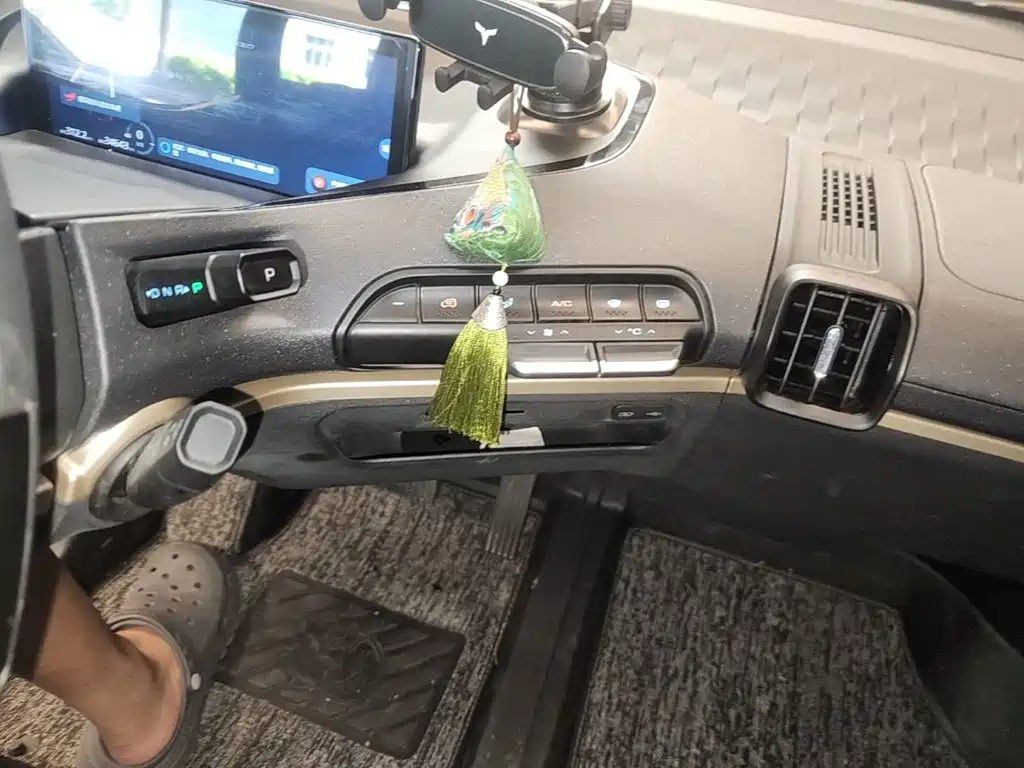 Baojun KiWi EV — миниатюра 13