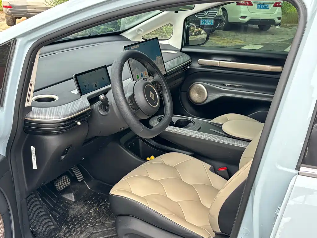 Baojun Yunduo — миниатюра 8