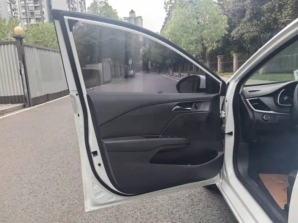 Chevrolet Cavalier — миниатюра 13