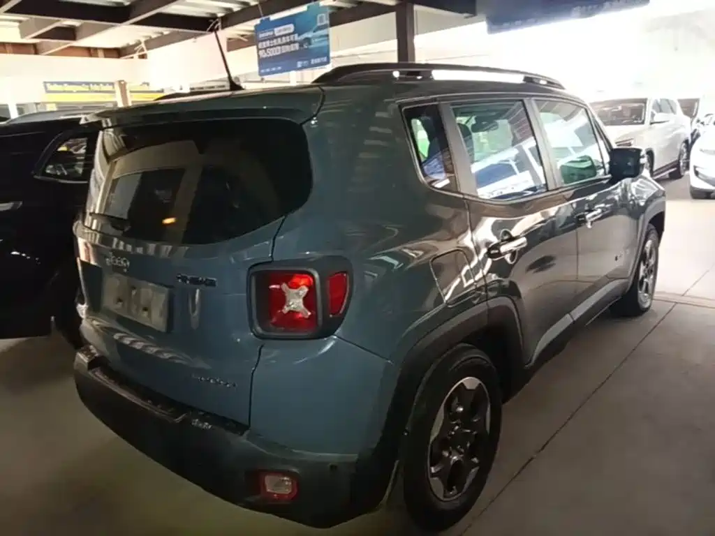 Jeep Renegade — миниатюра 7
