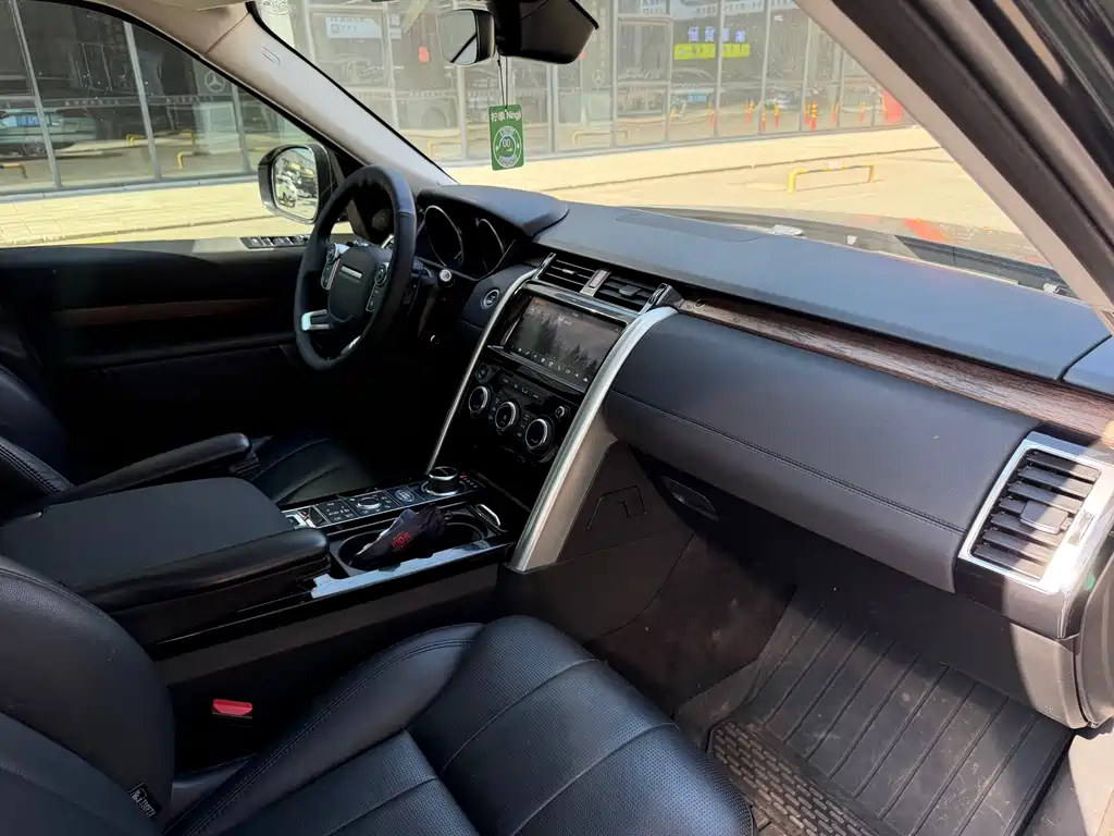 Land Rover Discovery 2018 3.0 SC V6 HSE