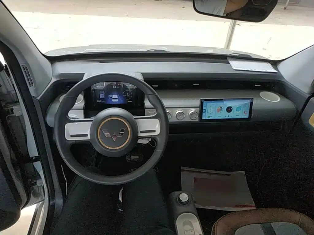 Wuling MINIEV — миниатюра 10