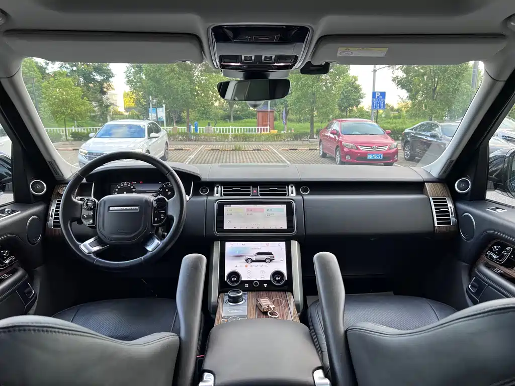 Land Rover Range Rover — миниатюра 7