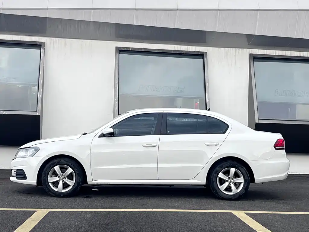 Volkswagen Lavida — миниатюра 4