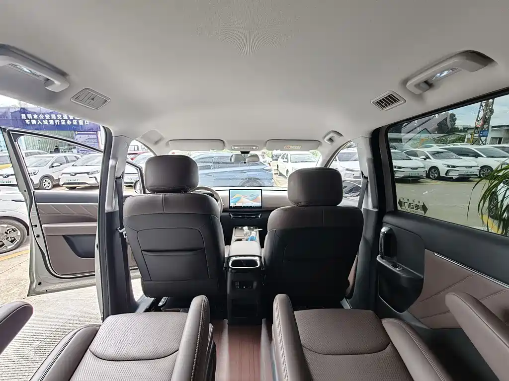 Wuling Звездный свет 730 Новая энергия — миниатюра 10
