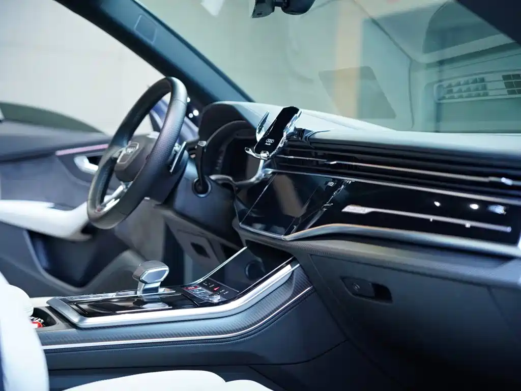 Audi RS Q8 — миниатюра 45