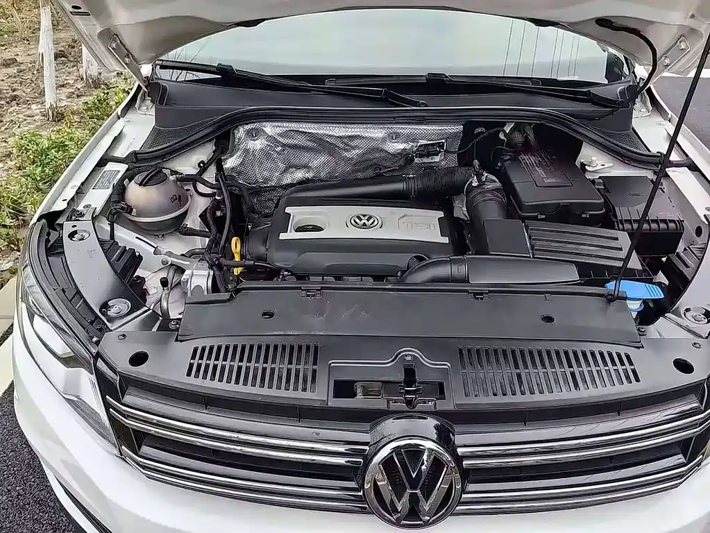 Volkswagen Tiguan 2015 1.8TSI AT Luxury