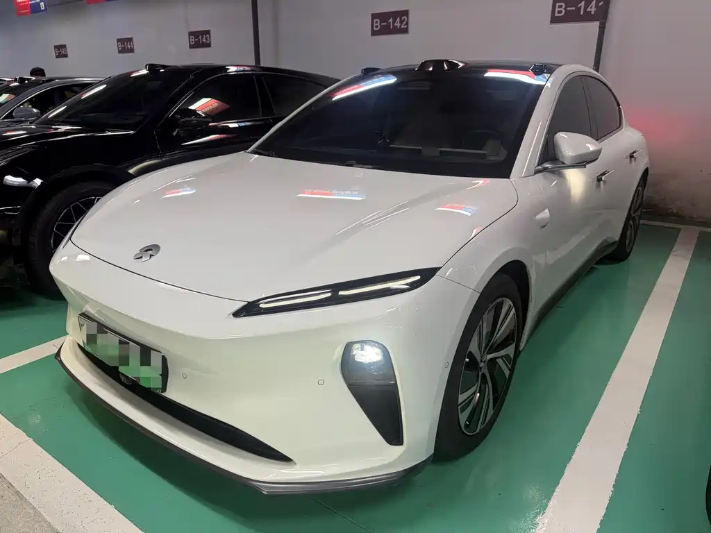 NIO ET5