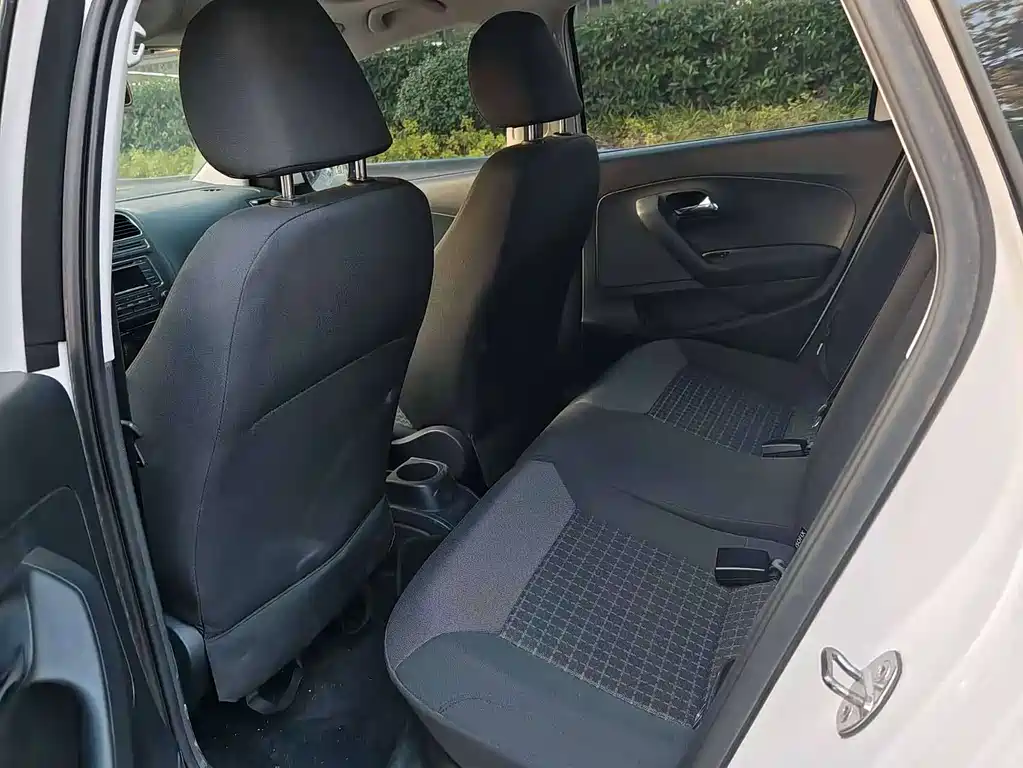 Volkswagen Polo 2016 1.6L AT Comfort