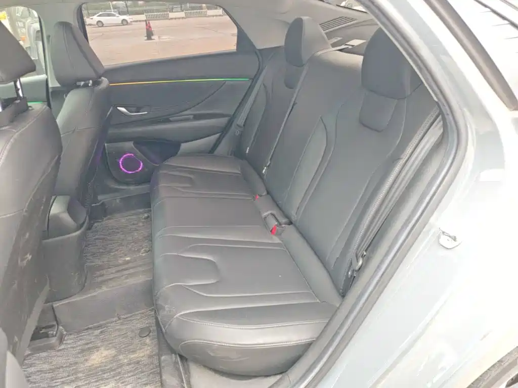 Hyundai Elantra — миниатюра 17