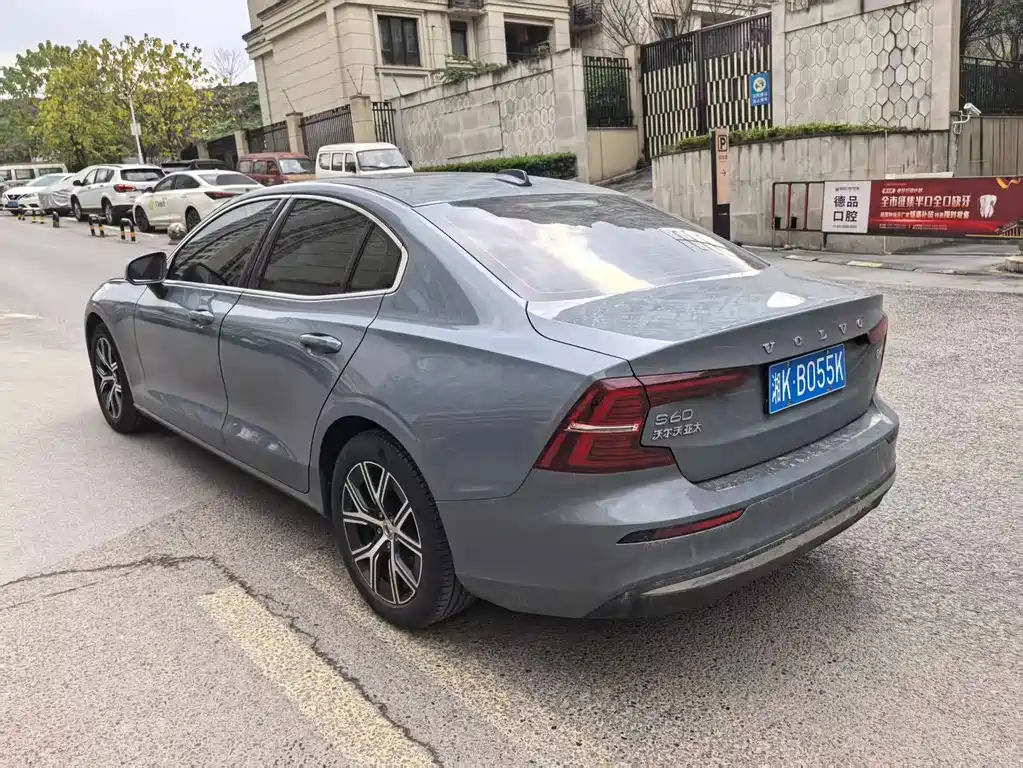 VOLVO S60