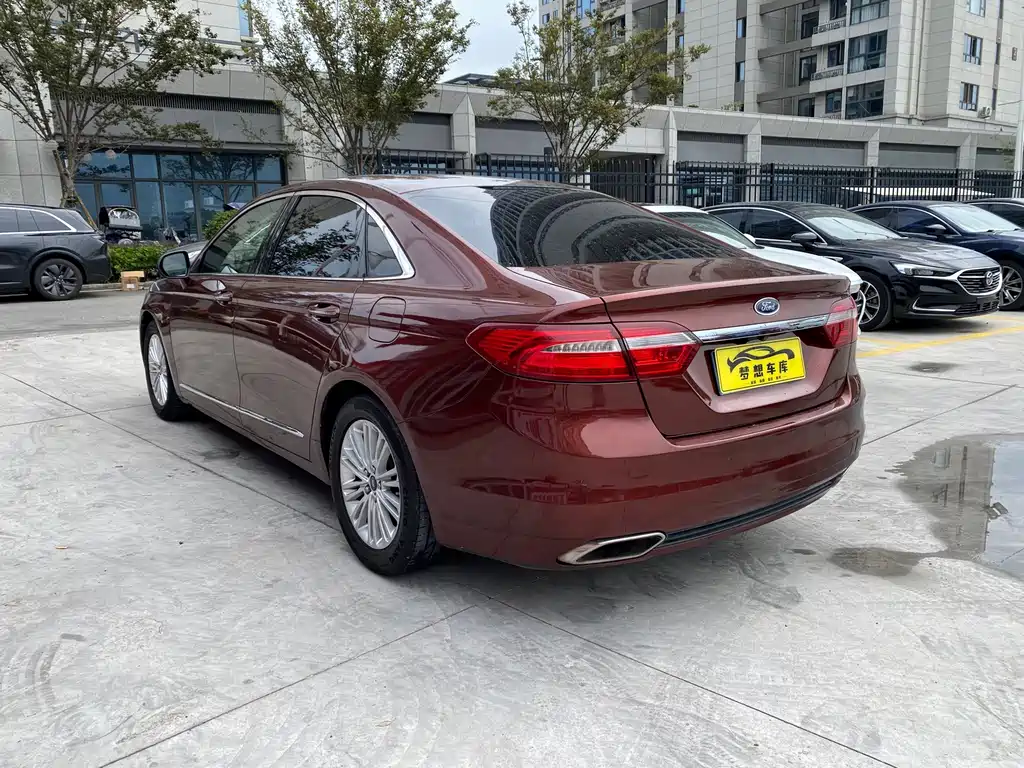 Ford Taurus — миниатюра 4
