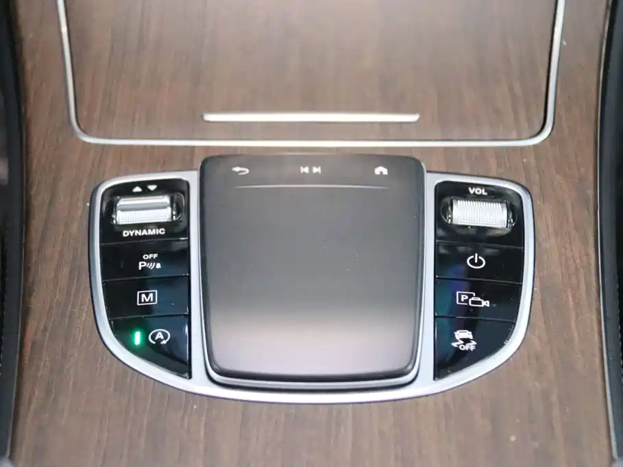 Mercedes-Benz GLC — миниатюра 10