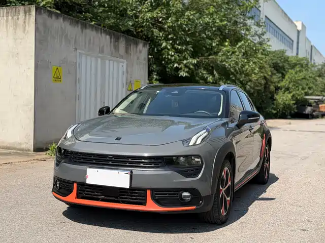 2018 Lynk & Co 02