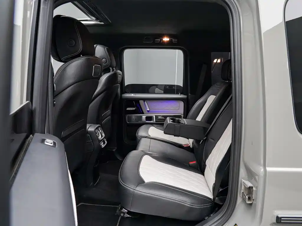 Mercedes-Benz G-Class — миниатюра 12