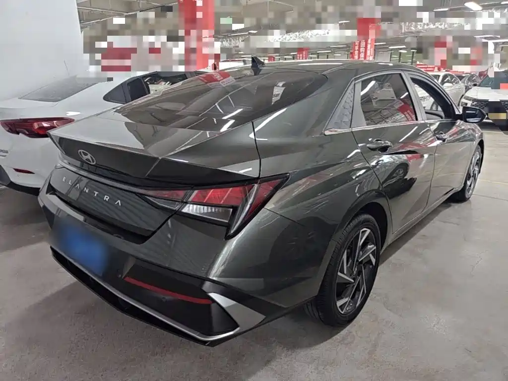 Hyundai Elantra — миниатюра 7