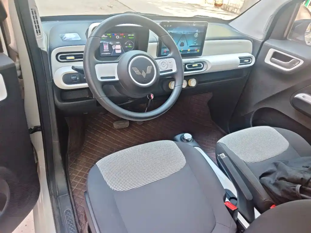 Wuling MINIEV — миниатюра 6