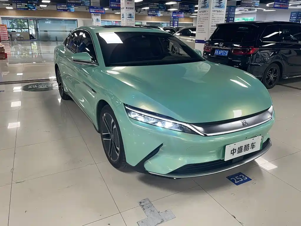 BYD Han — миниатюра 2