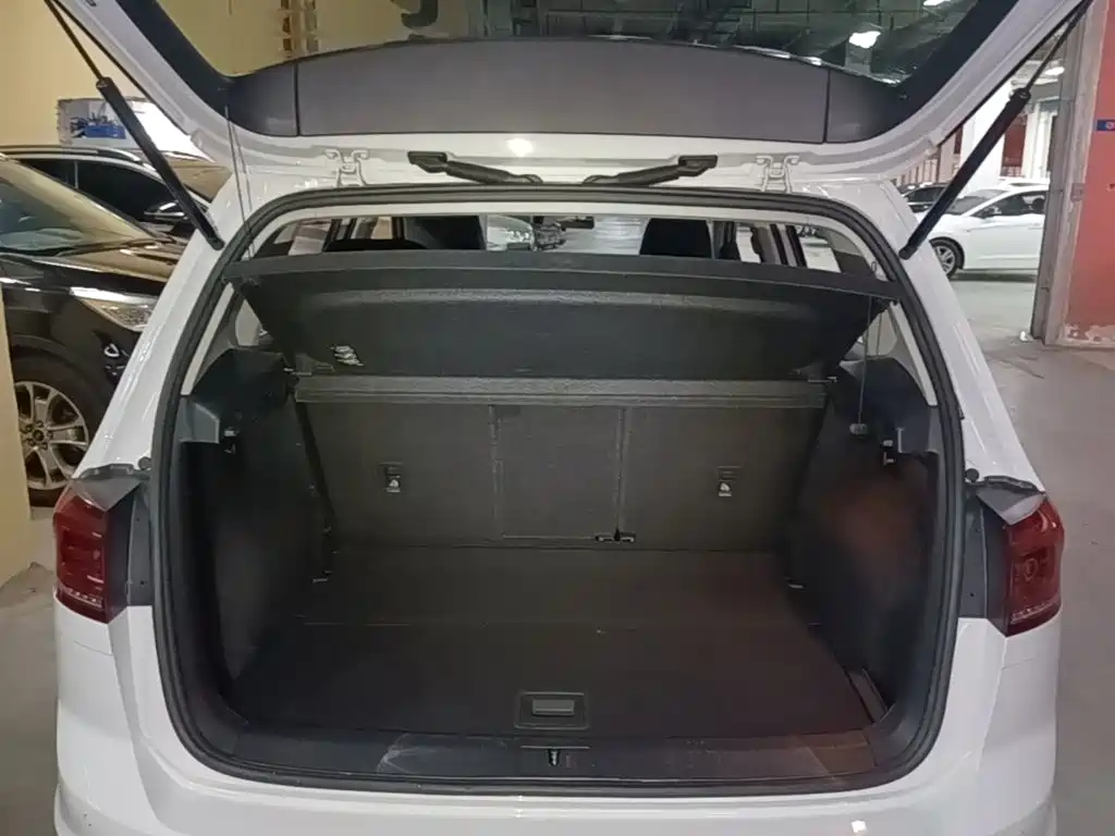 Volkswagen Golf Sportsvan — миниатюра 19