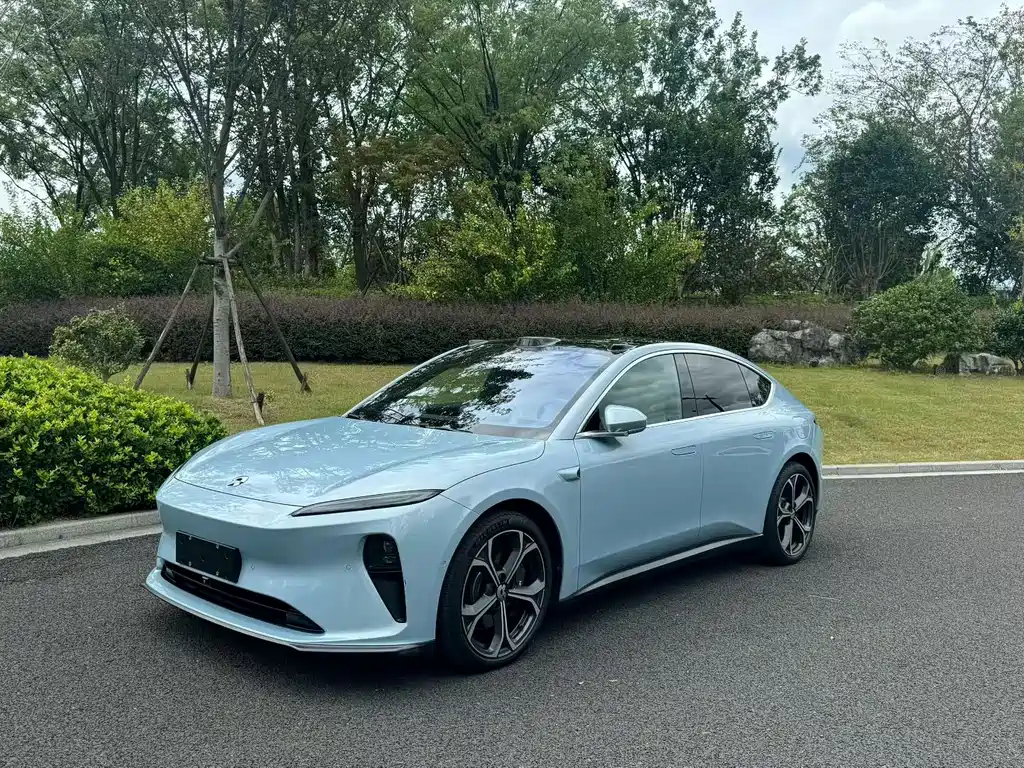 NIO ET5
