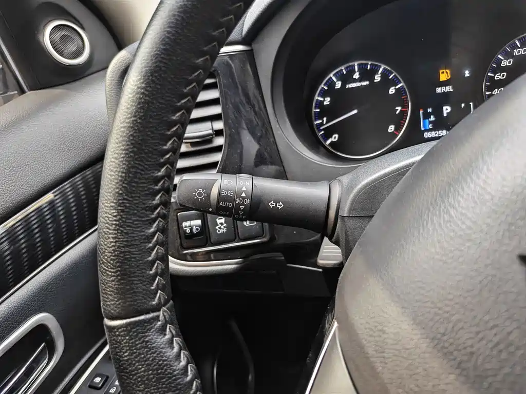 Mitsubishi Outlander - фото 15
