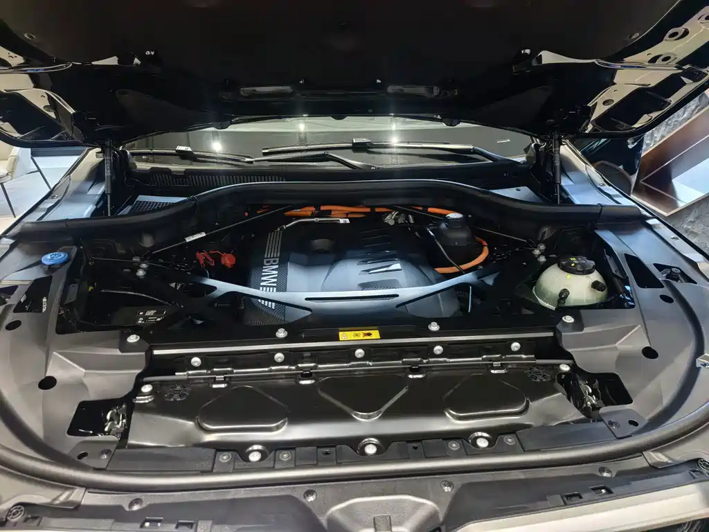 BMW XM — миниатюра 12