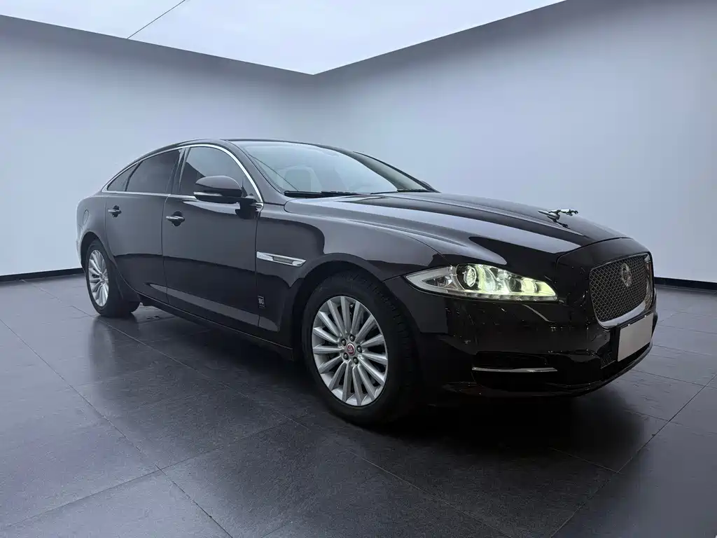 Jaguar XJ — миниатюра 3