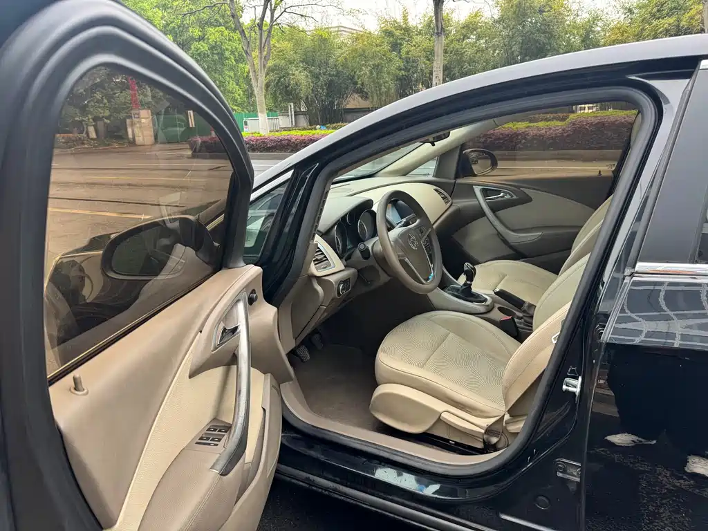 Buick Excelle 2013 GT 1.6L MT