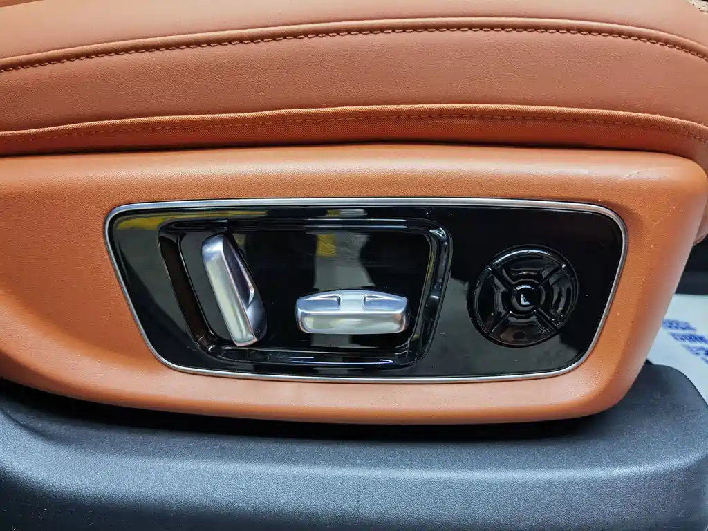 Li Auto Li L8 — миниатюра 18
