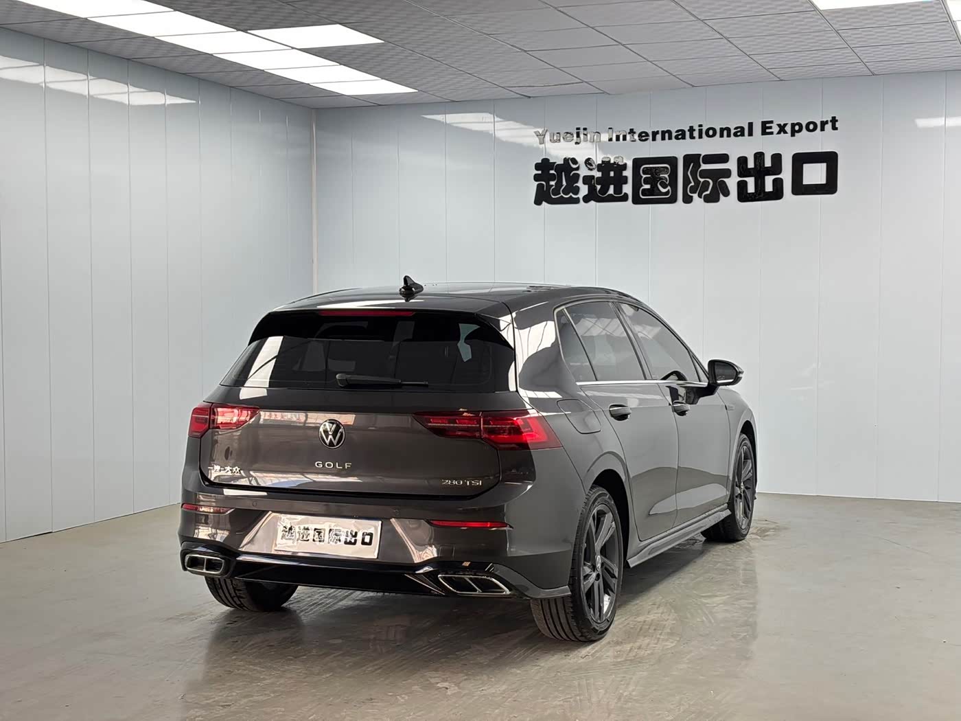 Volkswagen Golf 1.4 л 2023 г. Чёрный, пробег 19000 км