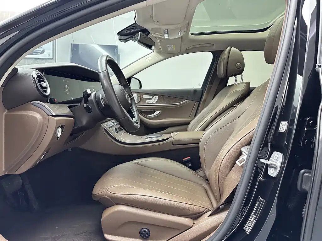 Mercedes-Benz E-Class — миниатюра 10