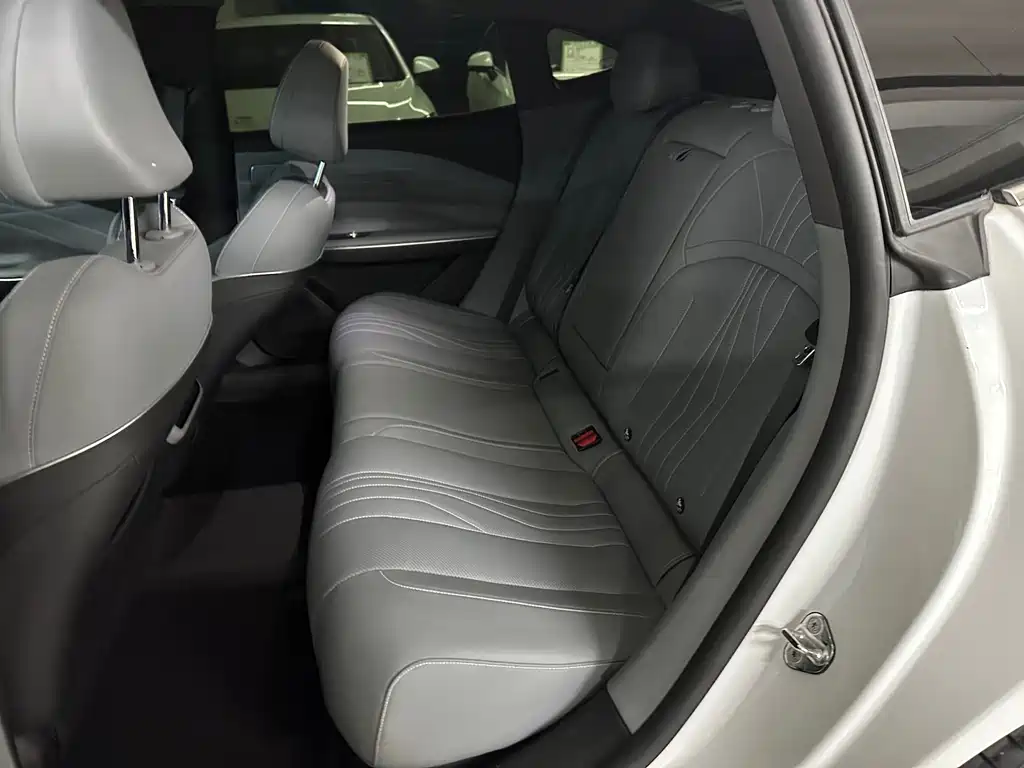 GEELY GALAXY GALAXY E8