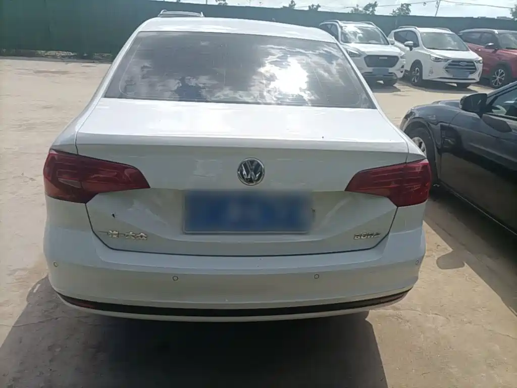 Volkswagen Bora — миниатюра 6