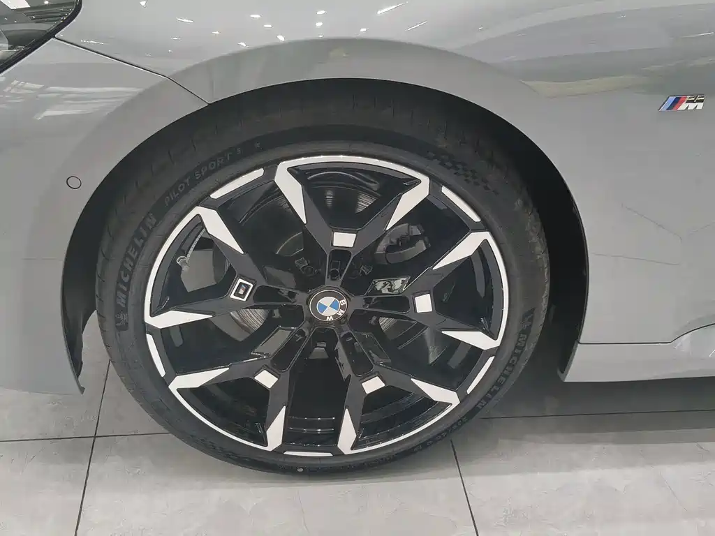 BMW 2 Series 2 2026 225L M Sport