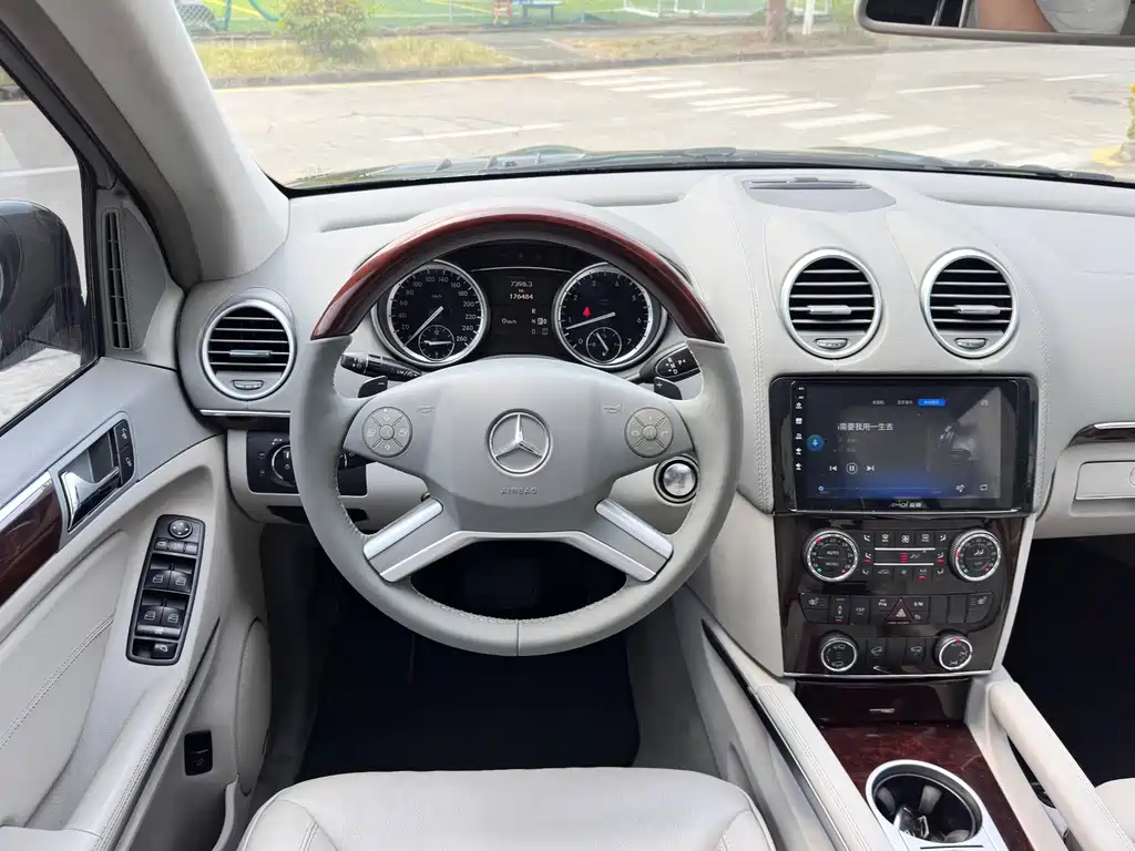 Mercedes-Benz GL-Class — миниатюра 14