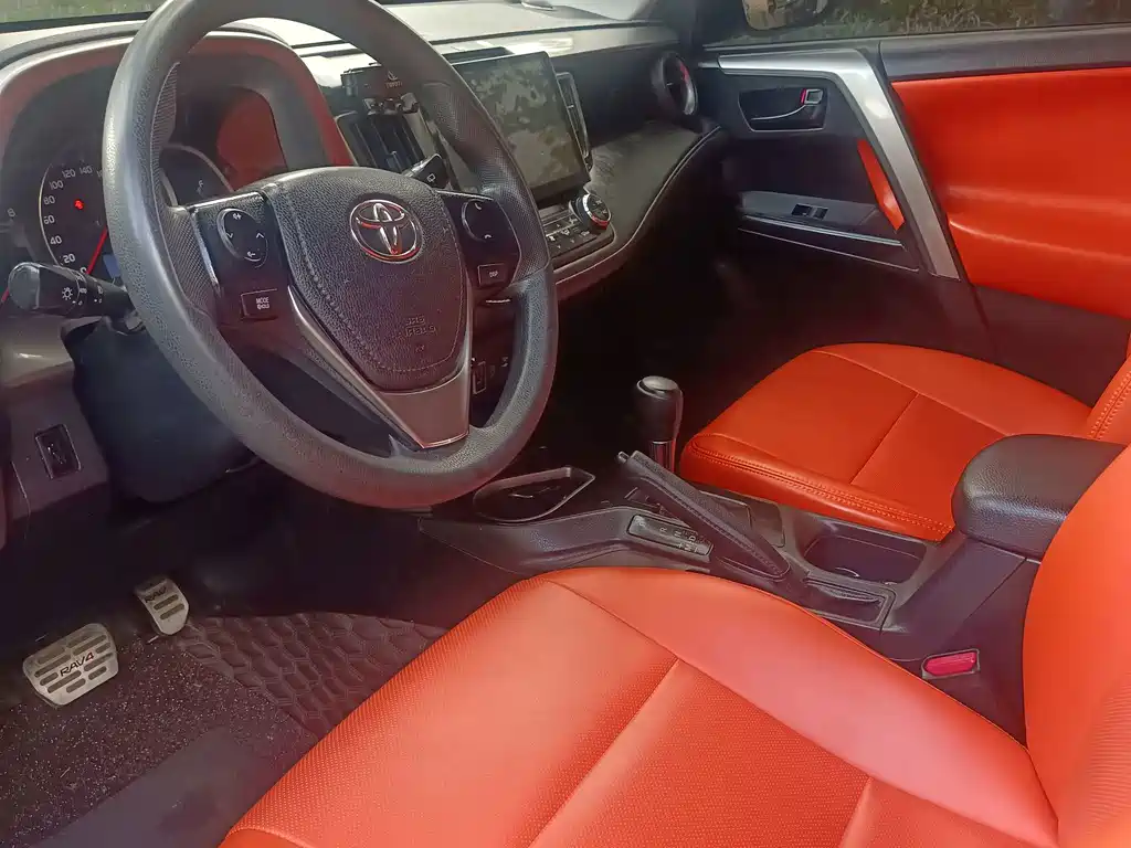Toyota RAV4 — миниатюра 3