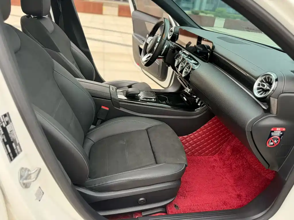 Mercedes-Benz A-Class — миниатюра 7