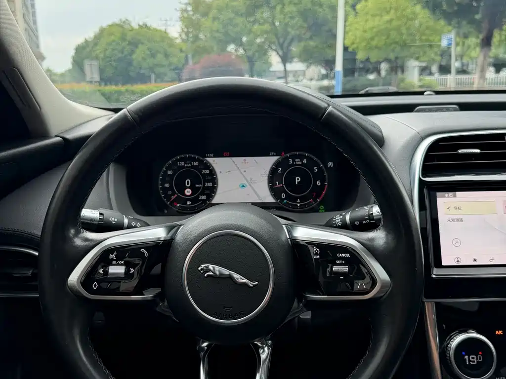 Jaguar XEL — миниатюра 10