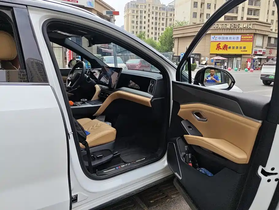 BYD L DM-i — миниатюра 8