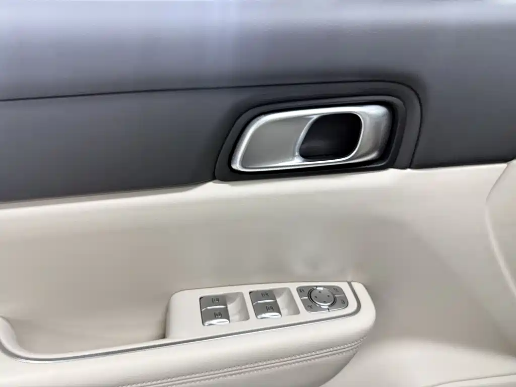 Li Auto ONE 2021 6 мест