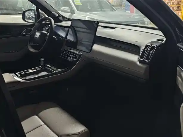 Geely Boyue L L 2025 1.5TD DCT
