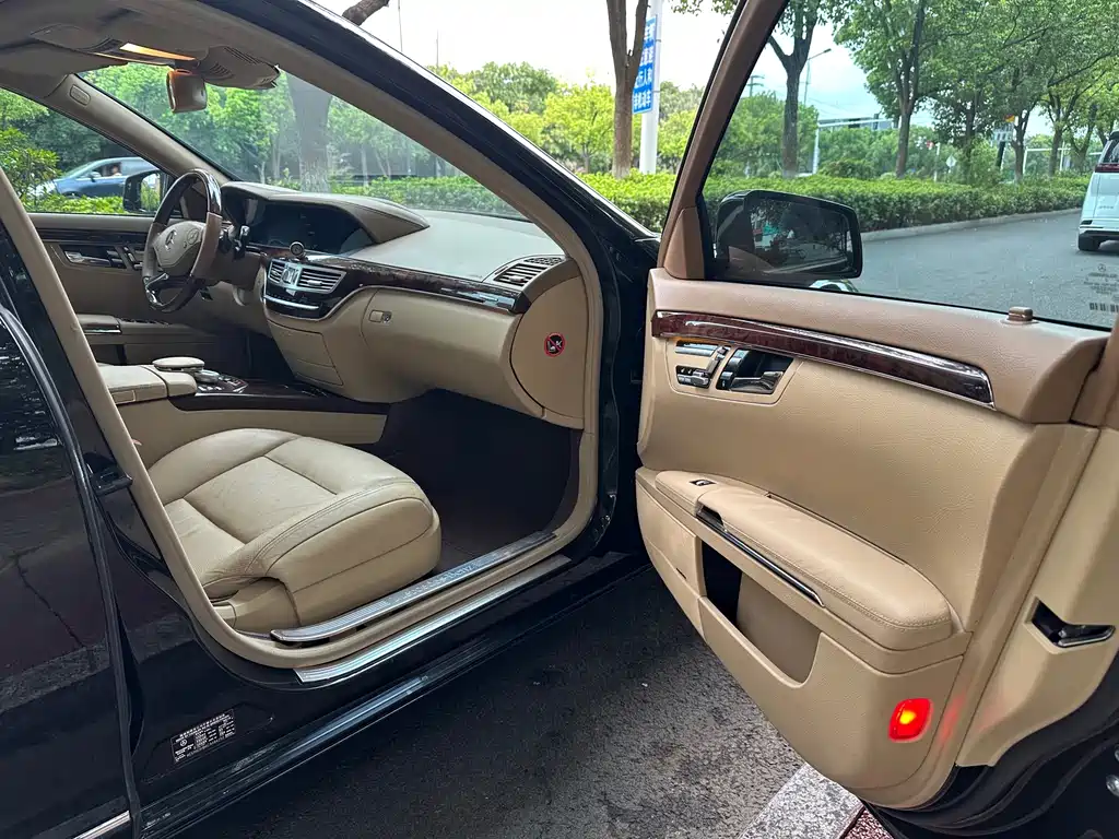 Mercedes-Benz S-Class — миниатюра 11