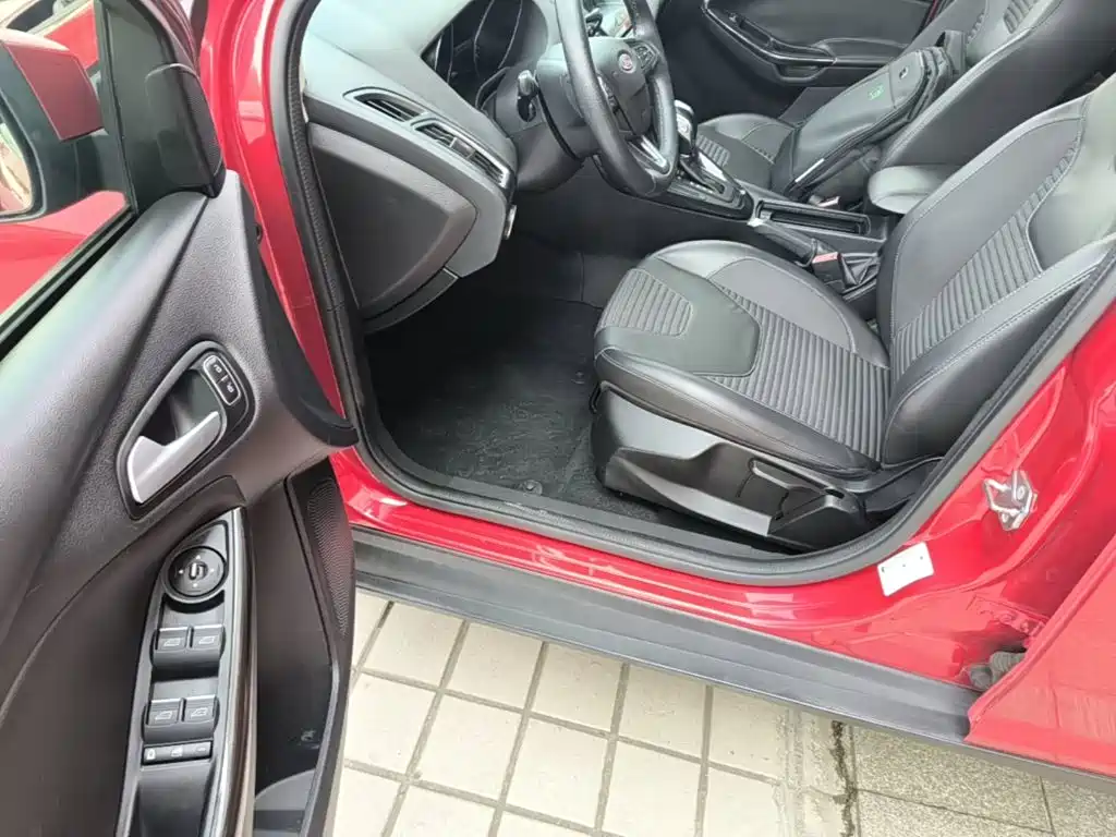 Ford Focus — миниатюра 16