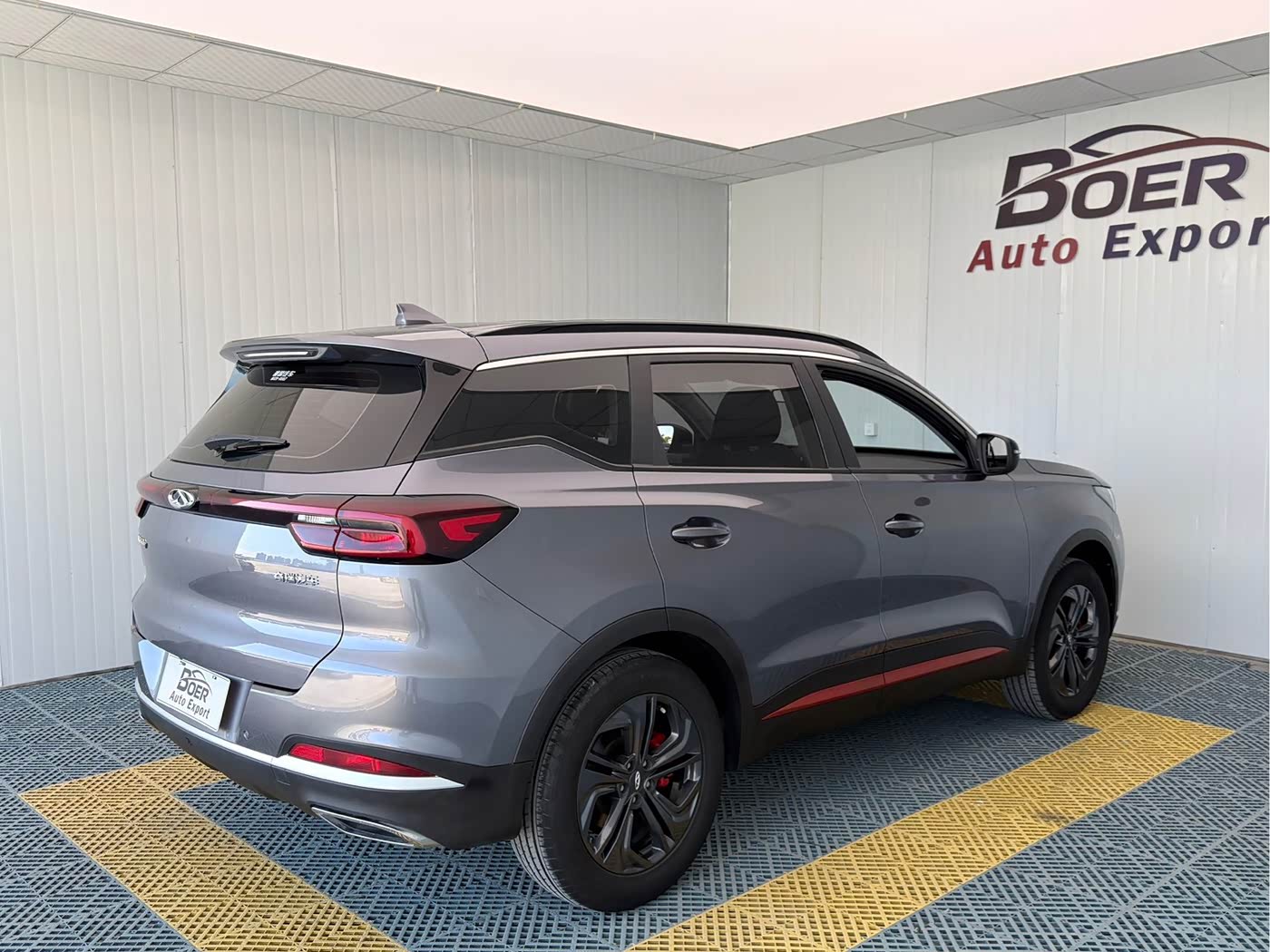 CHERY Tiggo 7 1.5 л 2023 г. Серебристо-серый, пробег 32000 км