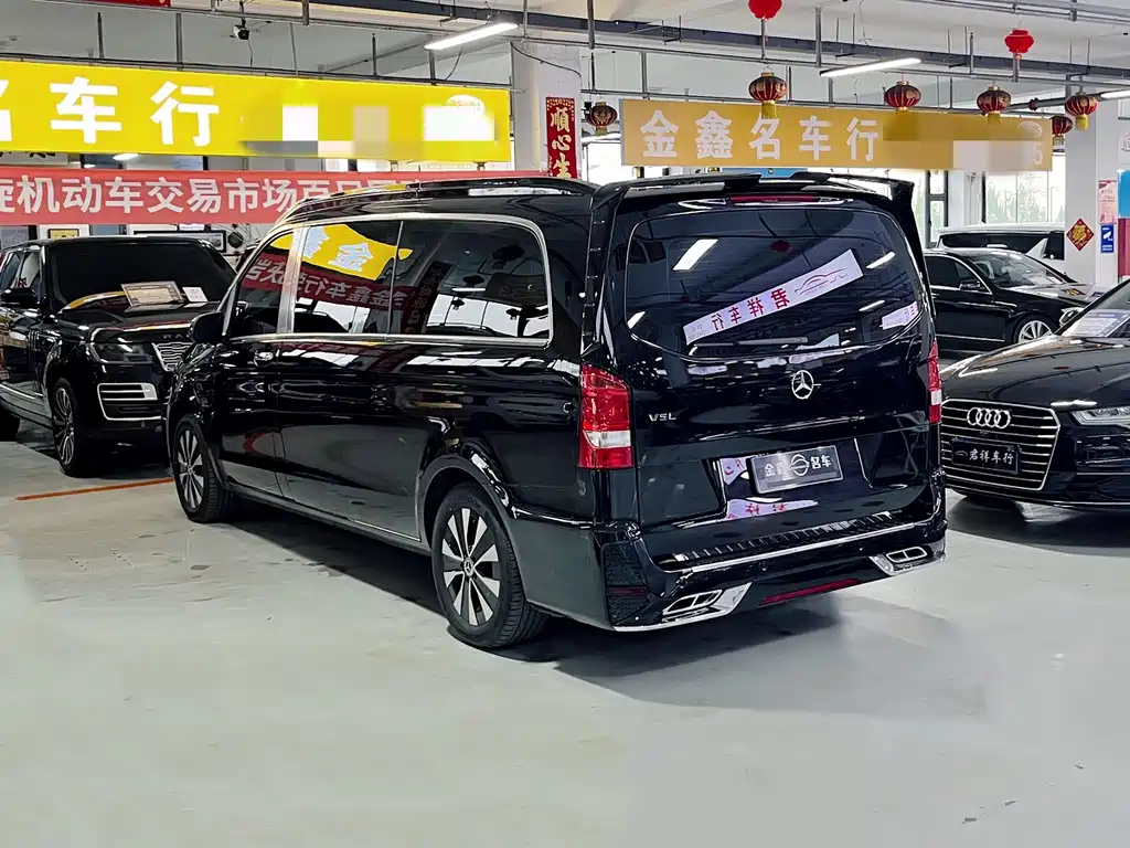 Mercedes-Benz Vito 2024 2.0T Elite 7 мест