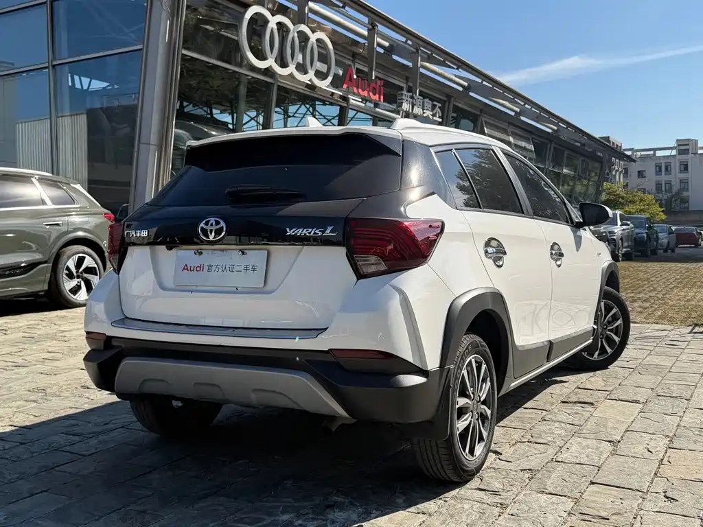 Toyota Yaris L — миниатюра 8