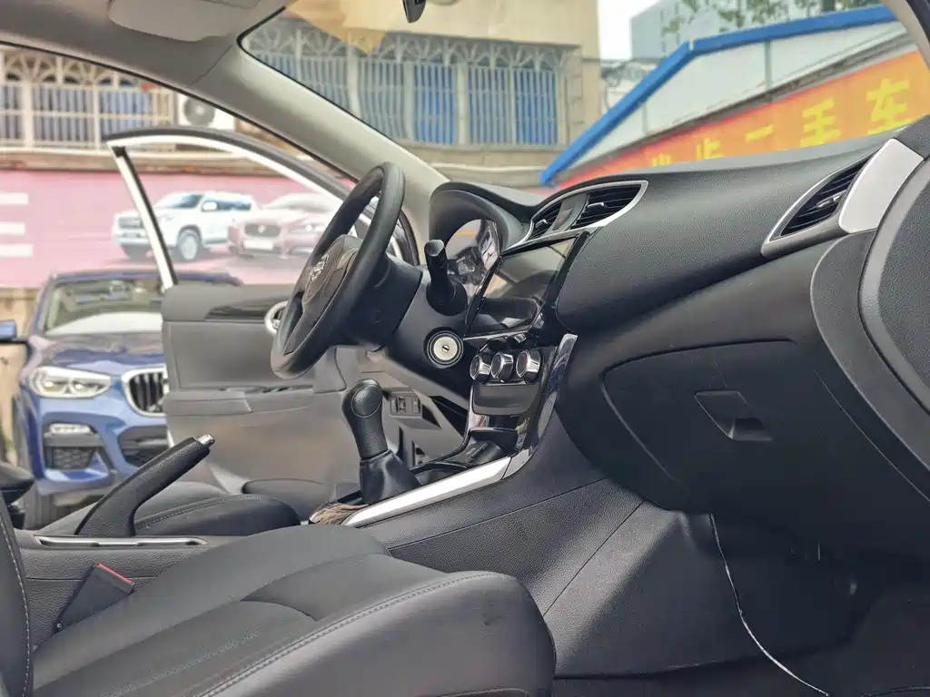 Nissan Sylphy — миниатюра 12